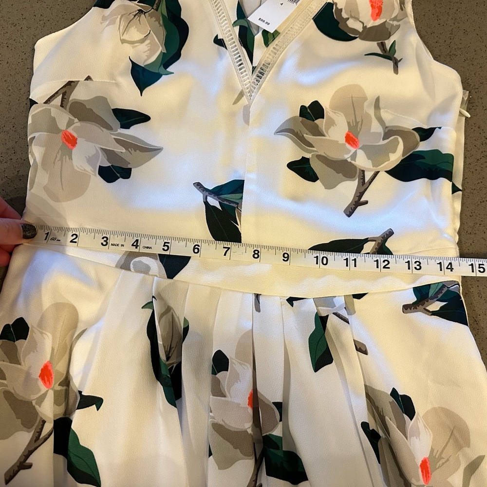 Banana Republic Factory Dress - Size 4 - It has pockets! - Picture 6 of 7